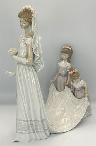 Lladro here comes the - comes,