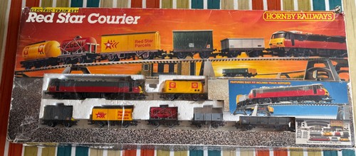 Hornby r759 red star courier - star,
