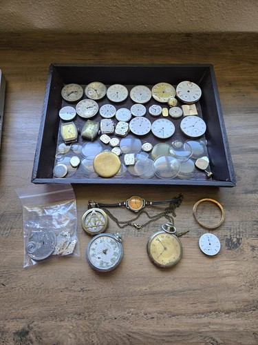 Lot pocket watch movements - of,