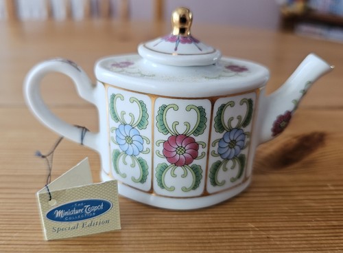 Porcelain art miniature - pa,