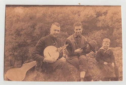 Early banjo ukulele players - early,