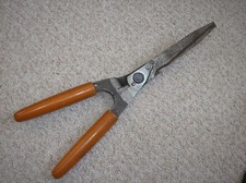 VINTAGE GARDEN HAND SHEARS 20 inch long. ROUND WOODEN HANDLES. 9" CUTTING EDGE