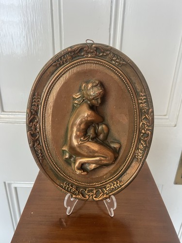 Vintage crouching venus - crouching,