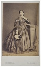 Cdv fine lady crinoline - lady,
