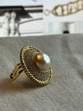 CHANEL Vintage Gold-Plated Faux Pearl Earring
