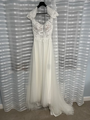 Brand new wedding dress - new,