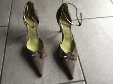 Alberto Zago Ladies Beige Suede Heeled Shoes Size 37 1/2. Great Condition.