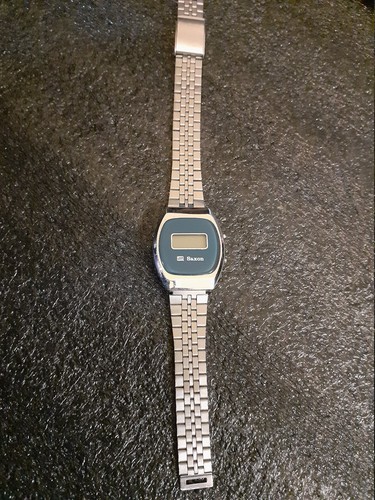 Saxon lcd quartz watch - lcd,