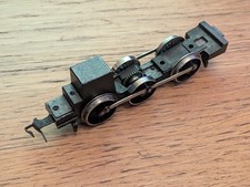 HORNBY DUBLO 2-RAIL ROLLING CHASSIS FOR R1 0-6-0T LOCOMOTIVE 