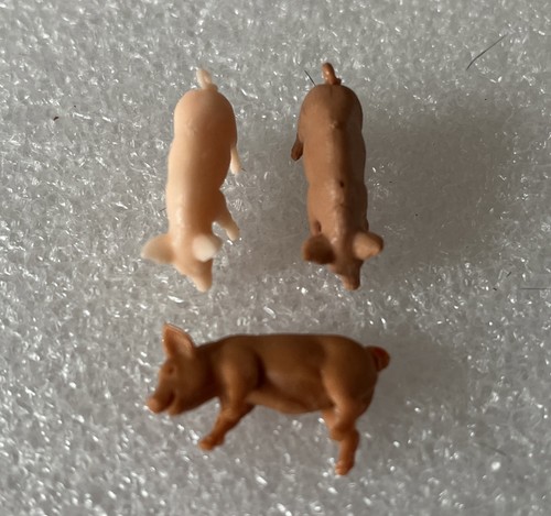 Britains farm piglet - britains,