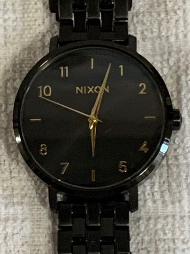 Nixon arrow a1090 quartz - arrow,