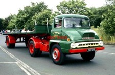 PHOTO  LORRY THAMES TRADER -