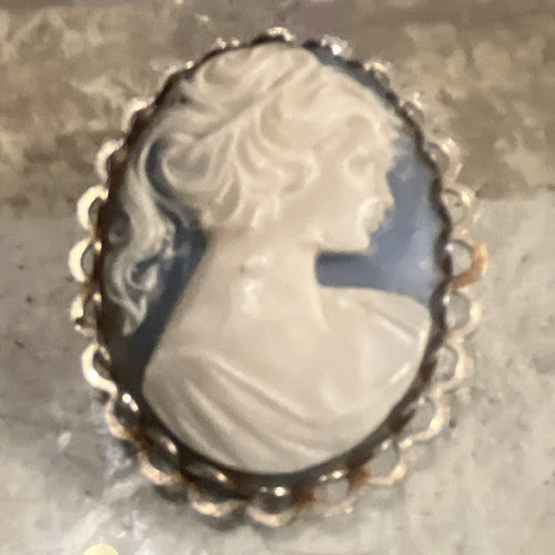 Vintage oval cameo - oval, lady