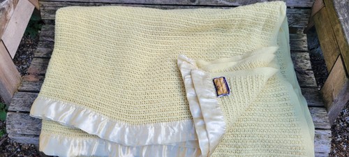 Large vintage all wool - ,