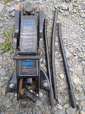 SGS 2 Tonne Trolley Jack Lifting Range 89MM To 359 MM Model Number TJL2