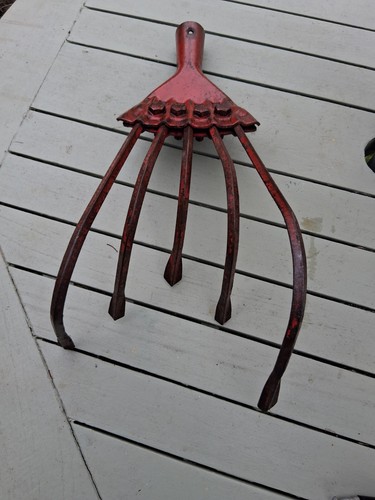 Vintage cultivator head claw - claw,