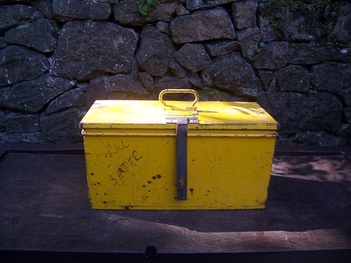 Vintage engineers yellow - bt,
