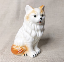 Vintage Sitting Ginger & White