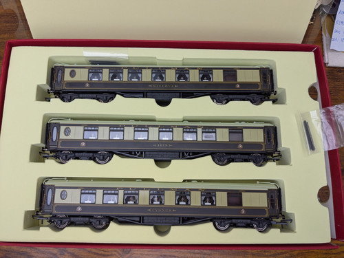 Orient express coaches - x, express'