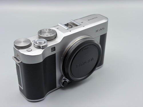 Fujifilm mirrorless - x-a5,