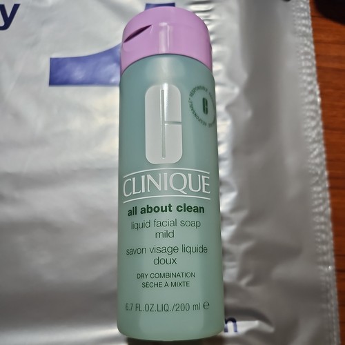 Clinique liquid facial - clinique,