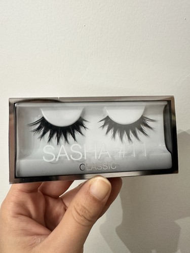 Huda beauty eye - eye, sasha