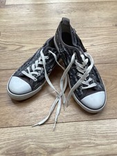 Claudia Ghizzani baseball/pump