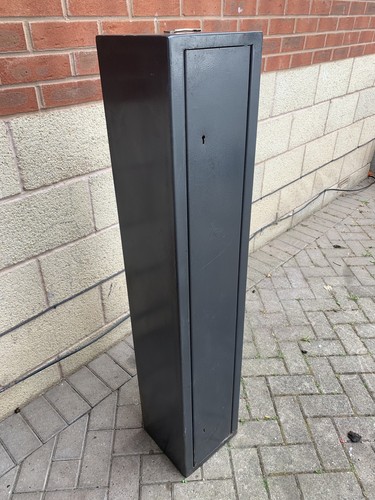 Gun cabinet suitable - cabinet.,
