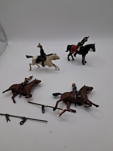 Vintage lead toy soldiers - toy,