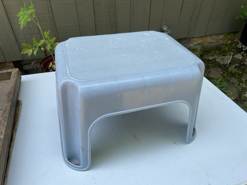Vintage rubbermaid step stool - rubbermaid,