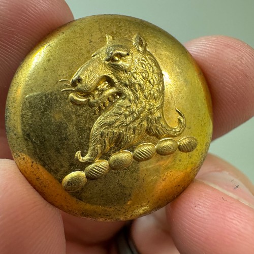 Wolf head crest livery button - crest,