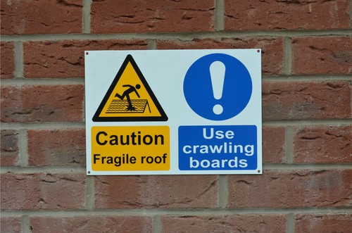 Caution fragile roof use - fragile, /