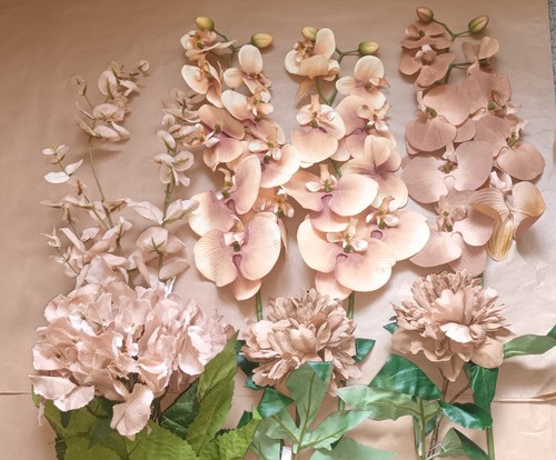 Beige artificial flowers - beige,