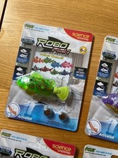 Zuru Robo Alive Robo Fish Interactive Sensory Play Water Activated Toy