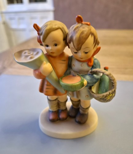 Goebel hummel figurine going - figurine,