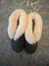 EMU Sheepskin Slippers - Size UK 4