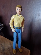 DAD MAN in Yellow Shirt