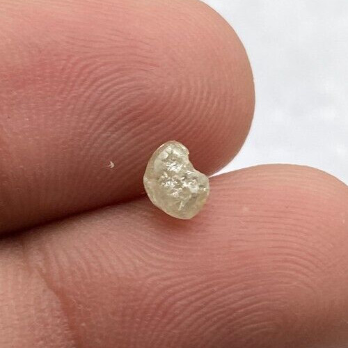 Carat yellowish white - yellowish,