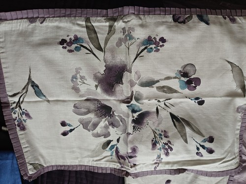 Very pretty cream - , plum