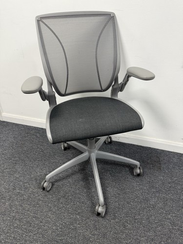 Humanscale diffrient world - humanscale,
