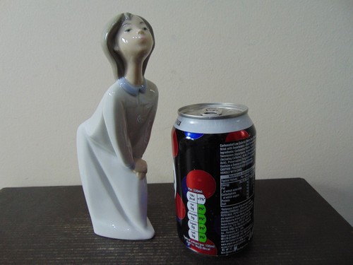 Lladro girl leaning for a - ‘girl,