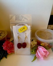 Maroon Pearl Hanging Style