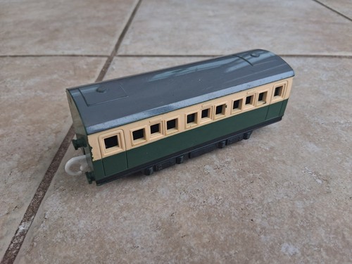 Thomas trackmaster gordon - thomas,