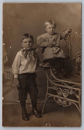 Rppc cute young - large, bow