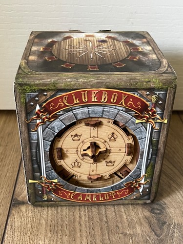 Cluebox camelot wooden puzzle - wooden,