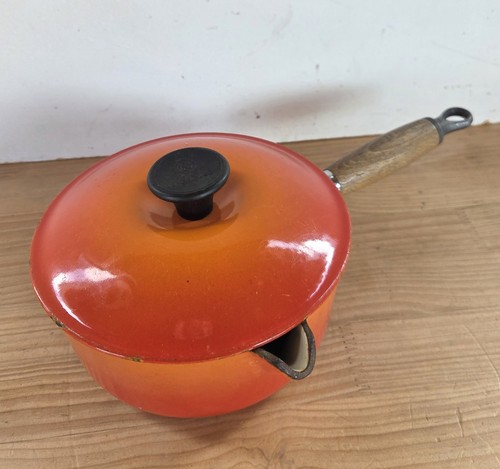 Vintage creuset cast - le, iron
