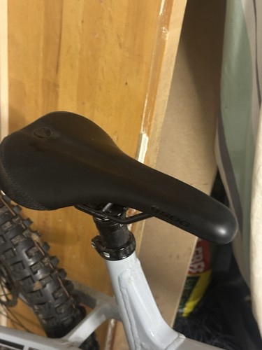 Sdg bell air - 3, saddle.