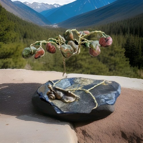 Hand crafted gemstone - hand,