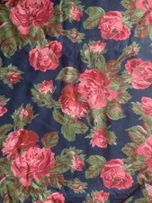 Soft Vyella Type Fabric With Roses Dressmaking 4 Metres X90cm (A5