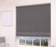 ROLLER BLIND TRIMABLE DIAMANTE